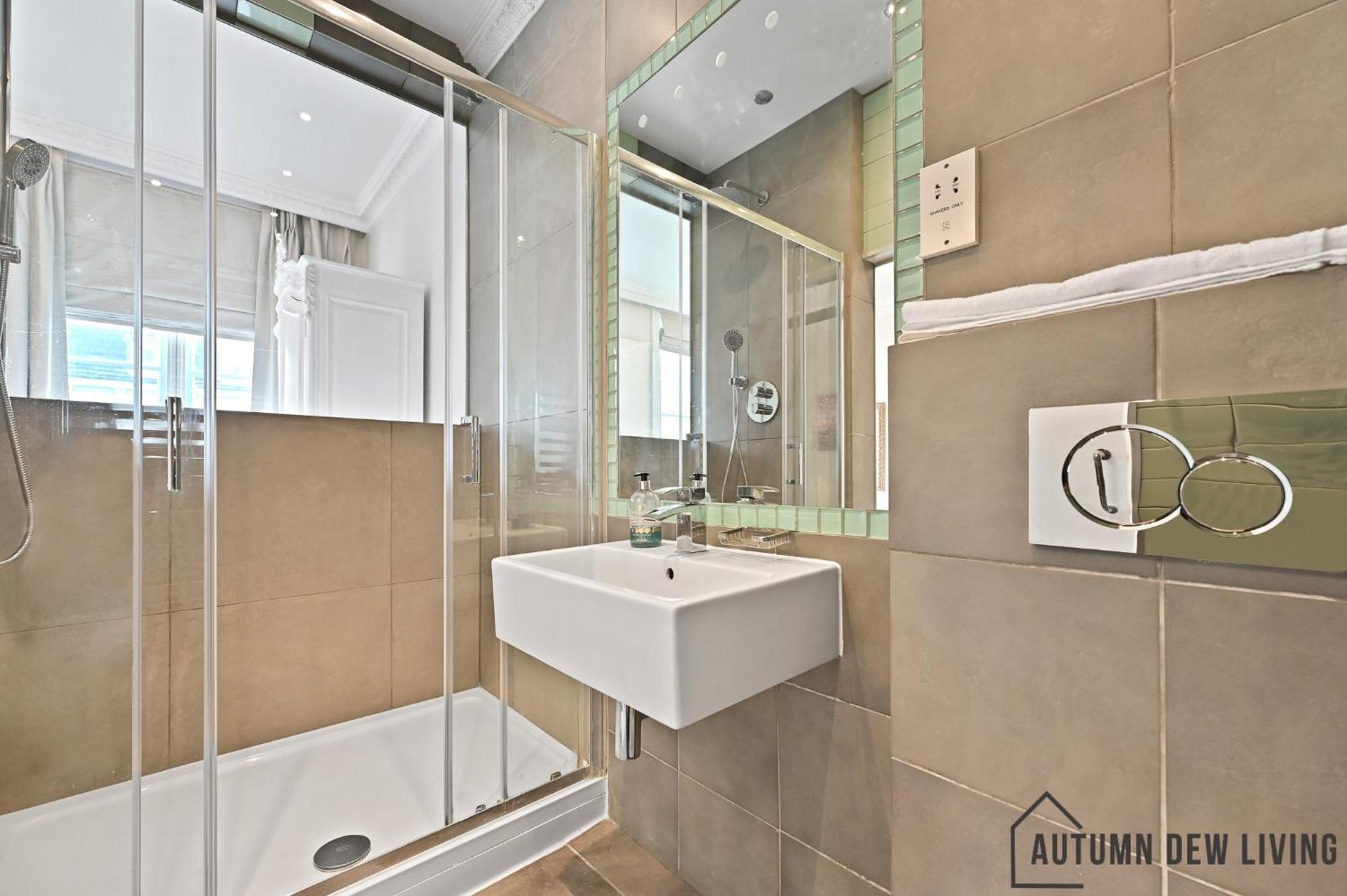 런던 Beautiful 2 King Size Beds 2 Bath- Sleeps 5 In Earls Court 아파트 외부 사진